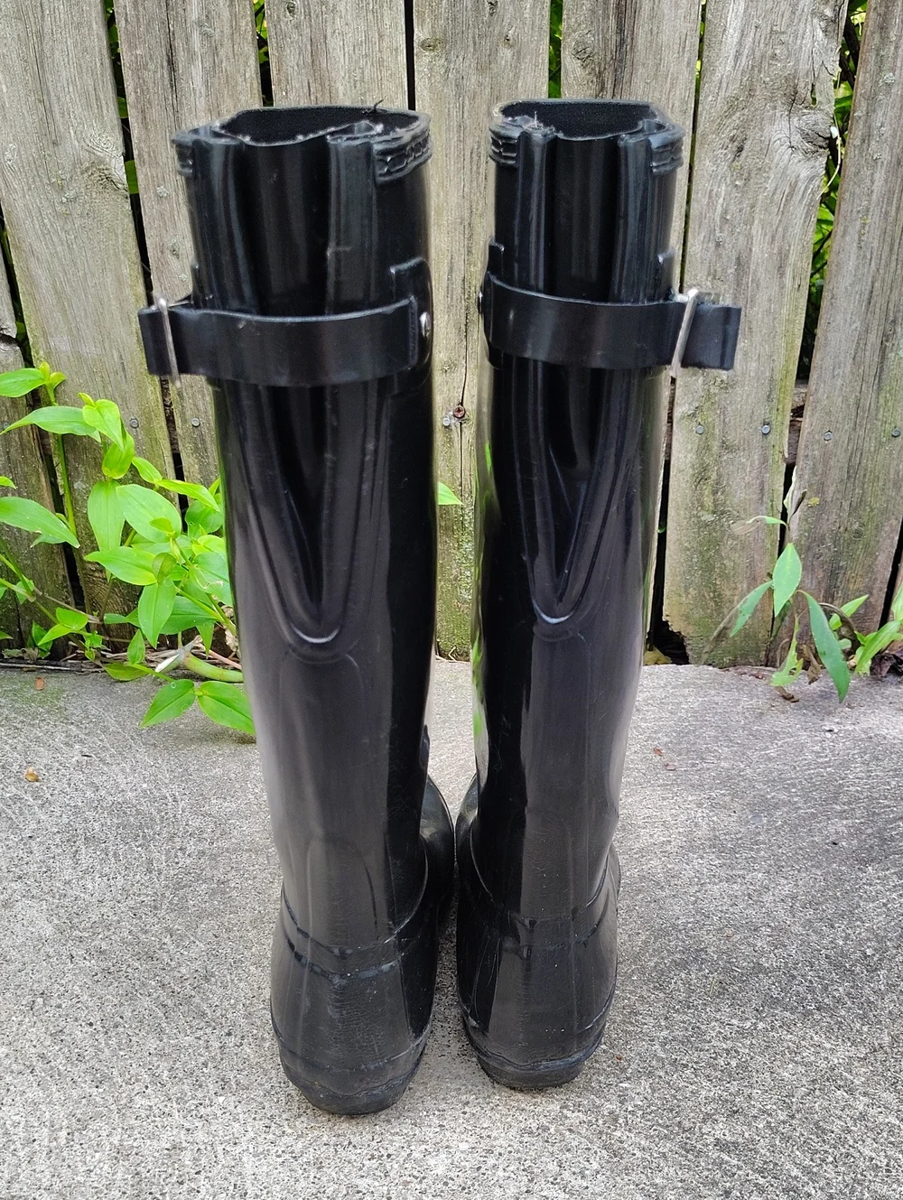 Hunter Gloss Black Tall Rain Boots with Red Logo